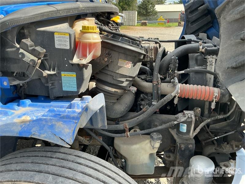 Freightliner M2 106 Furgons