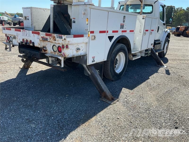 Freightliner M2 106 Truck mounted platforms