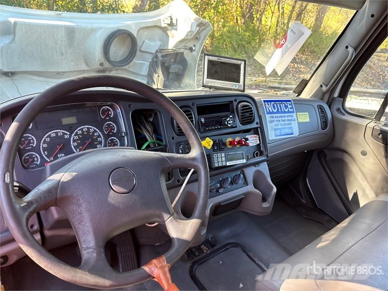 Freightliner M2 106 Рефрижератори