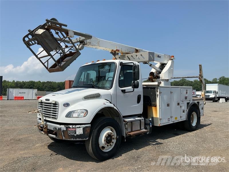 Freightliner M2 106 Bilmontert lift