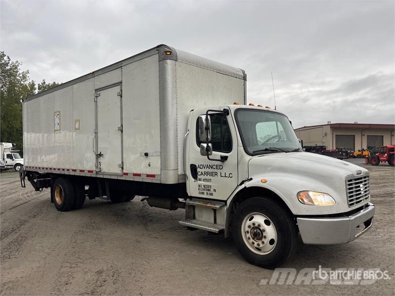 Freightliner M2 106 Kapali kasa kamyonlar