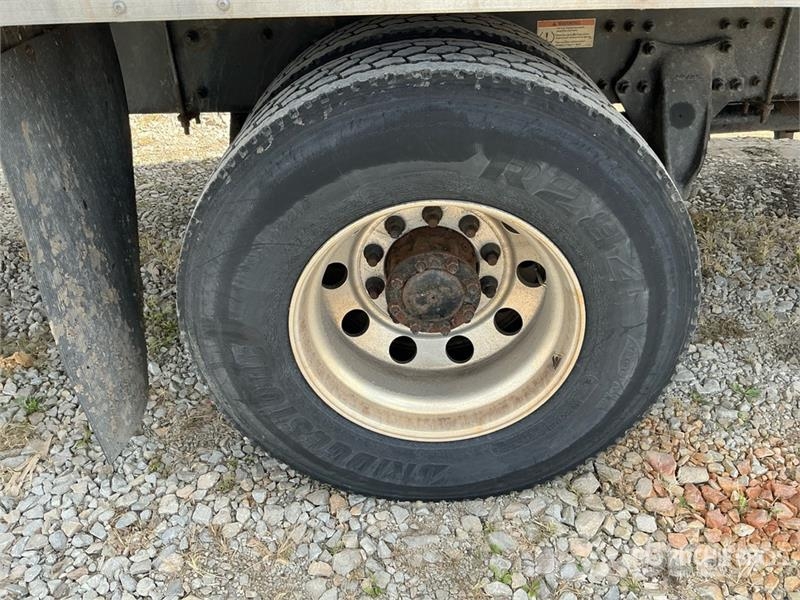 Freightliner M2 106 Furgons