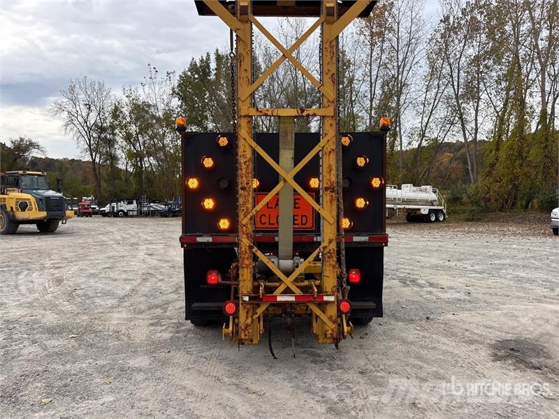 Freightliner M2 106 Komunalna vozila