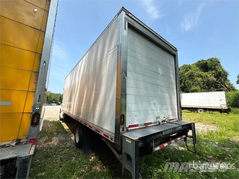 Freightliner M2 106 Isotermos y frigoríficos
