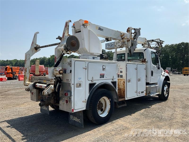Freightliner M2 106 Bilmontert lift