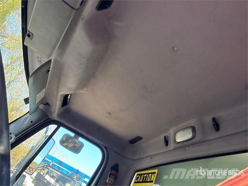 Freightliner M2 106 Рефрижератори