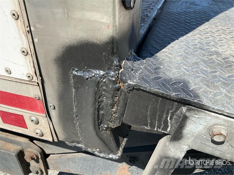 Freightliner M2 106 Грузовики-Рефрижераторы