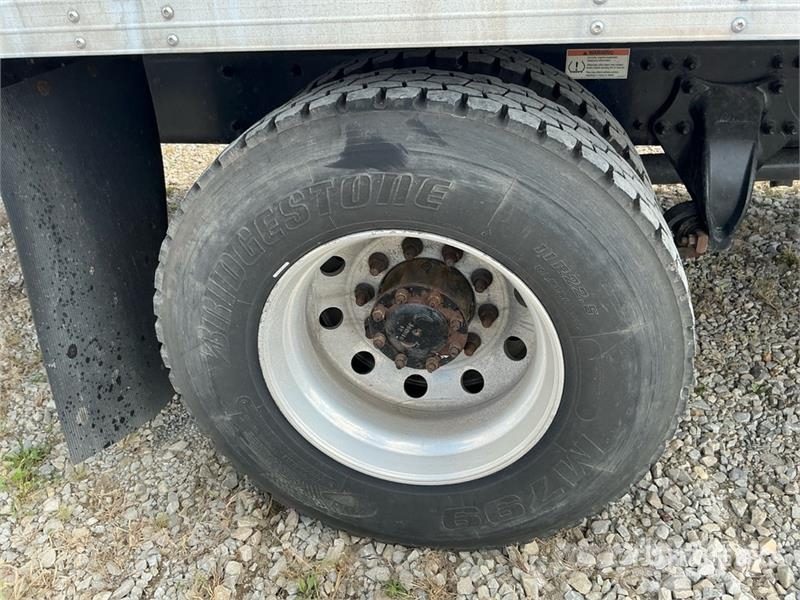 Freightliner M2 106 Sanduk kamioni