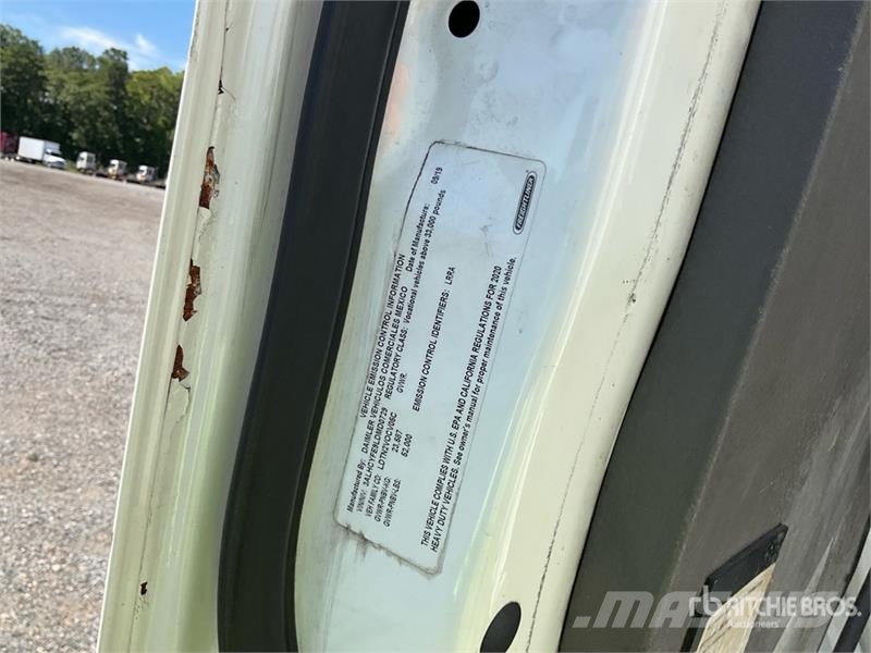 Freightliner M2 106 Грузовики-Рефрижераторы