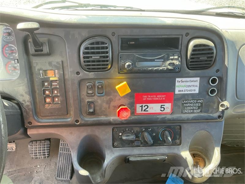 Freightliner M2 106 Truck mounted platforms
