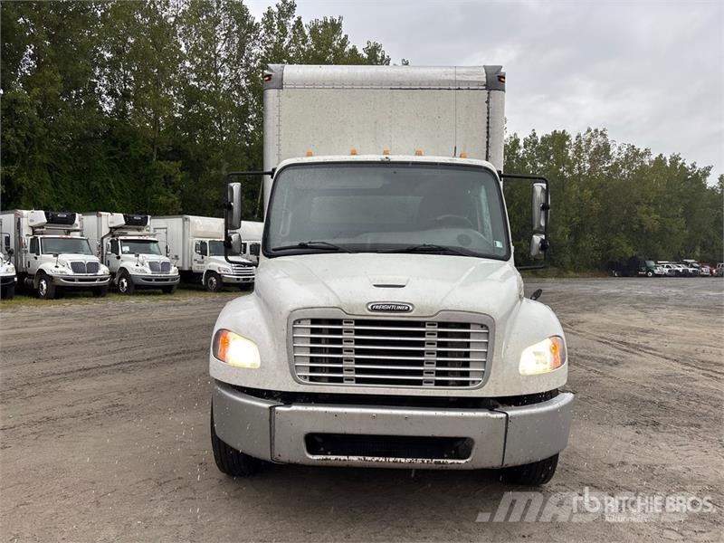 Freightliner M2 106 Kapali kasa kamyonlar