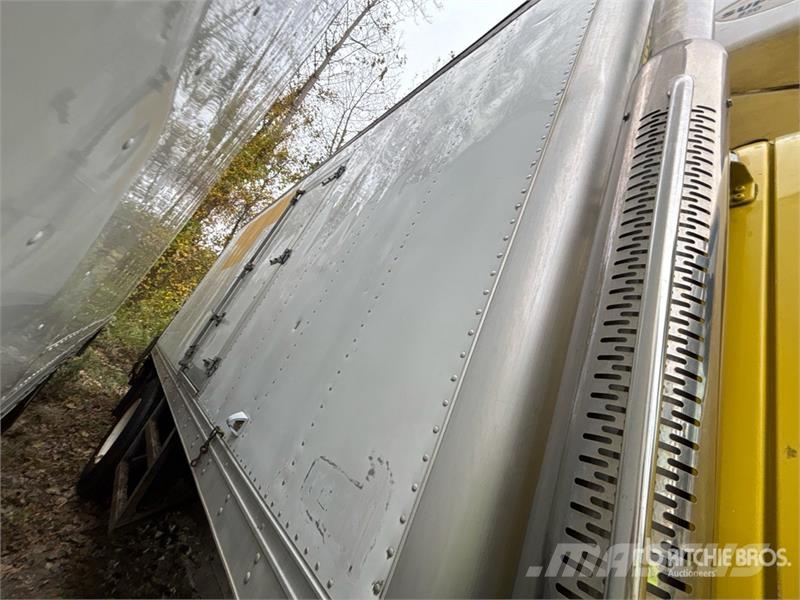 Freightliner M2 106 Рефрижератори