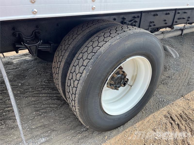 Freightliner M2 106 Isotermos y frigoríficos