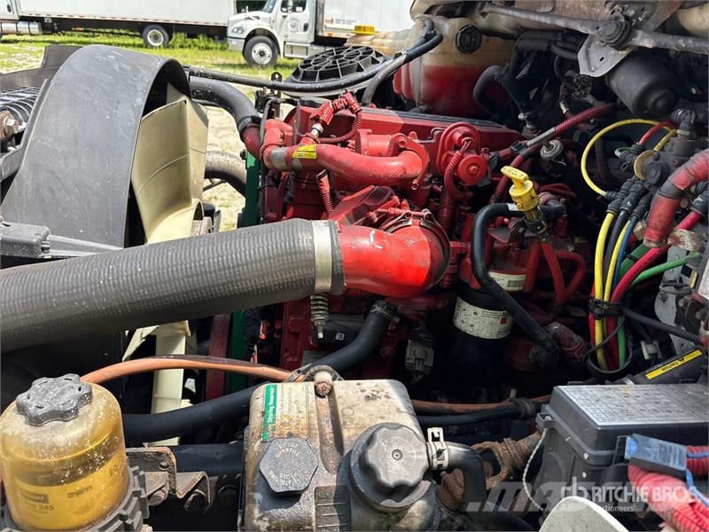 Freightliner M2 106 Isotermos y frigoríficos