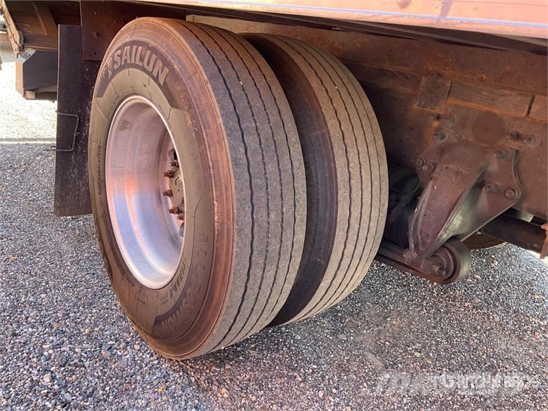 Freightliner M2 106 Furgoonautod