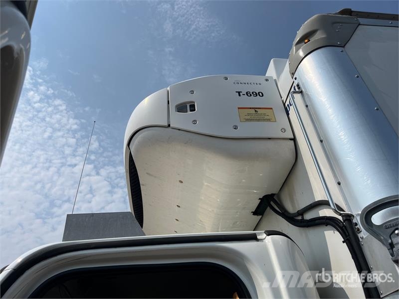 Freightliner M2 106 Isotermos y frigoríficos