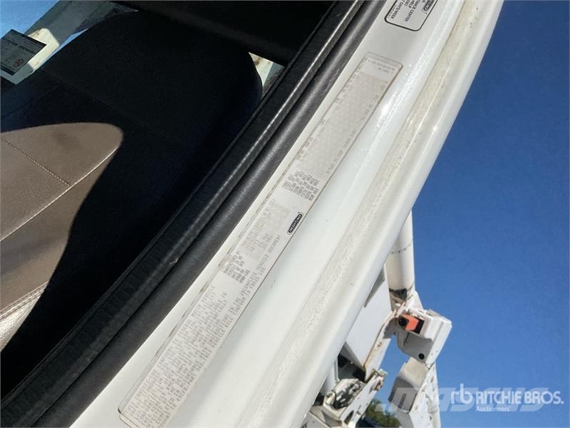 Freightliner M2 106 Truck mounted platforms