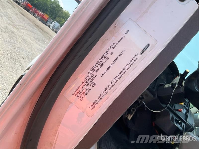 Freightliner M2 106 Bilmontert lift