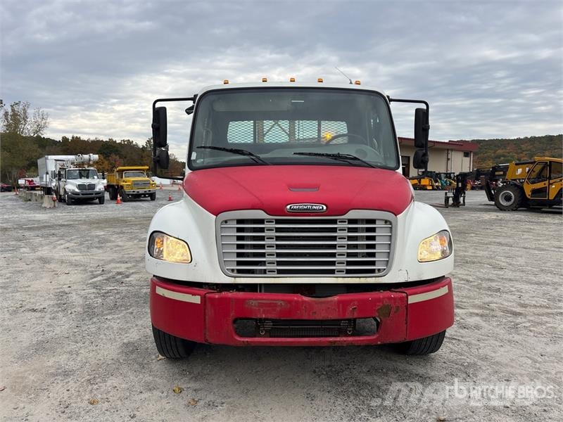 Freightliner M2 106 Komunalna vozila