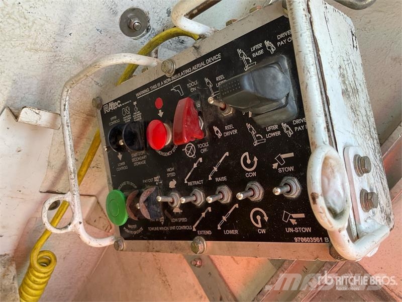 Freightliner M2 106 Bilmontert lift