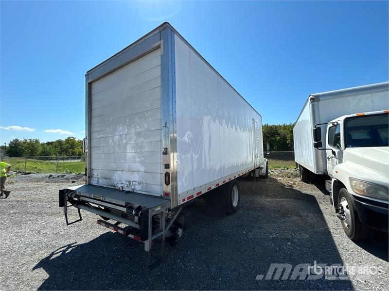 Freightliner M2 106 Külmikautod