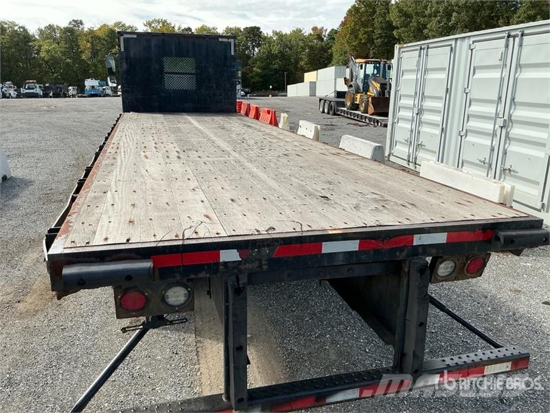 Freightliner M2 106 Вантажівки-платформи/бокове розвантаження
