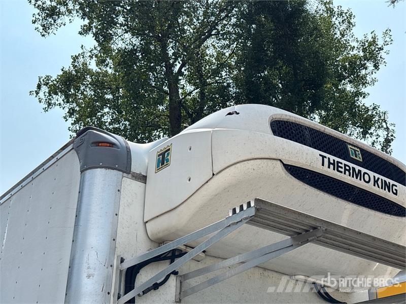 Freightliner M2 106 Isotermos y frigoríficos