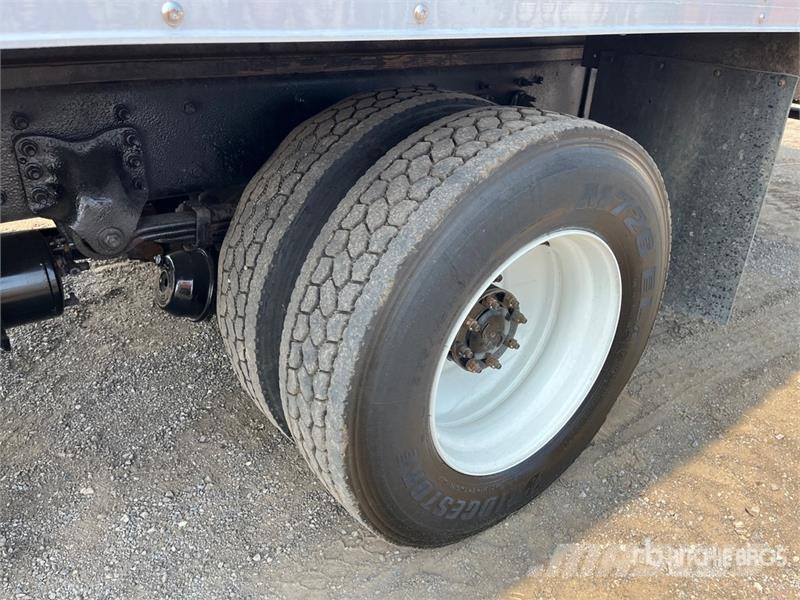 Freightliner M2 106 Isotermos y frigoríficos