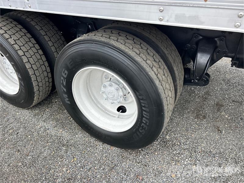 Freightliner M2 106 شاحنات بدرجة حرارة قابلة للضبط