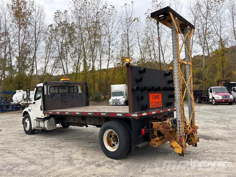 Freightliner M2 106 Komunalna vozila