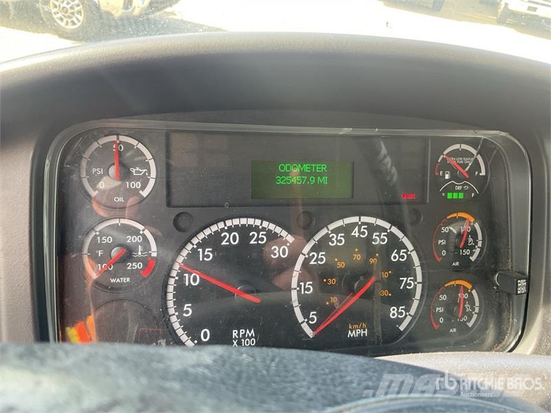 Freightliner M2 106 Caminhões baú