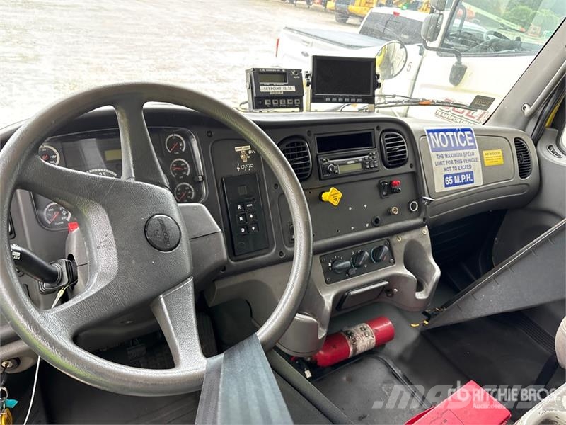 Freightliner M2 106 Tovornjaki hladilniki