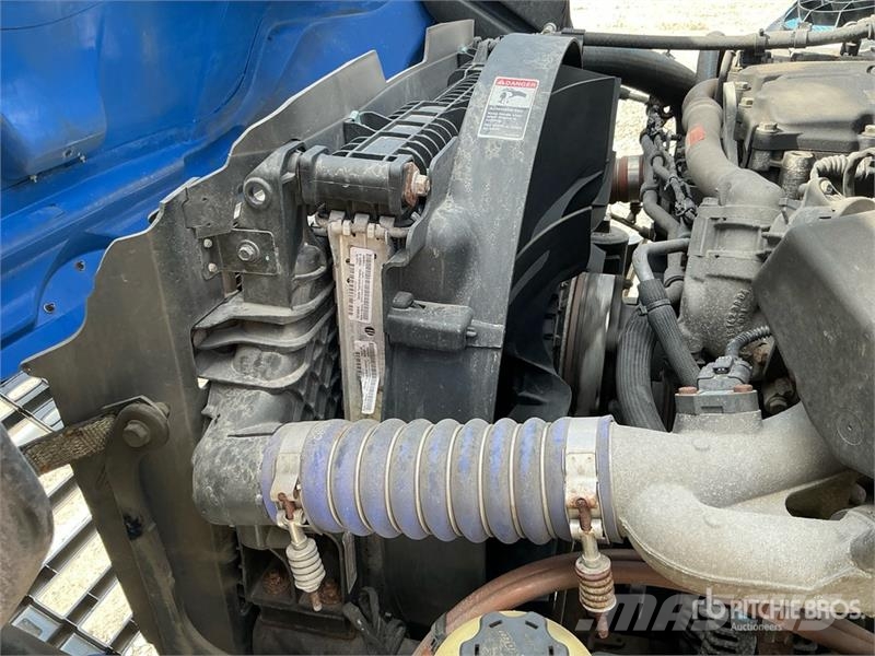 Freightliner M2 106 Furgons