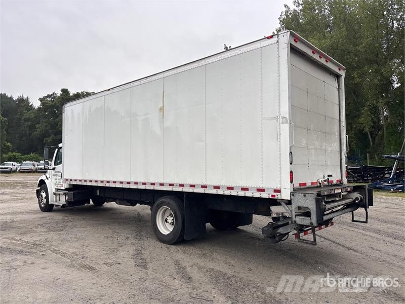 Freightliner M2 106 Kapali kasa kamyonlar