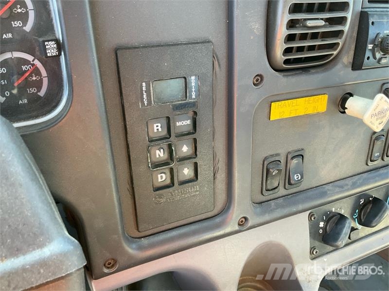 Freightliner M2 106 Auto korpe