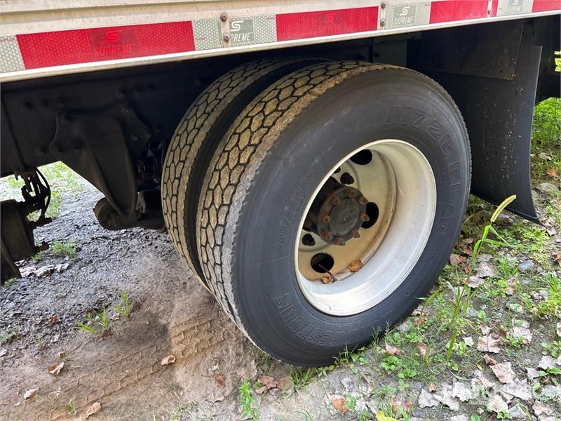 Freightliner M2 106 Isotermos y frigoríficos