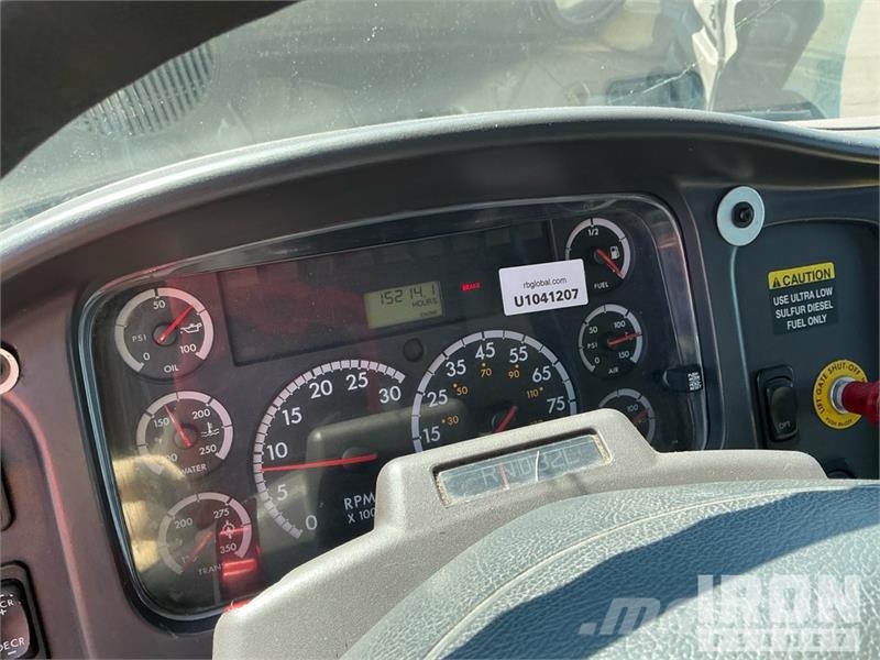 Freightliner M2 106 Camion Fourgon