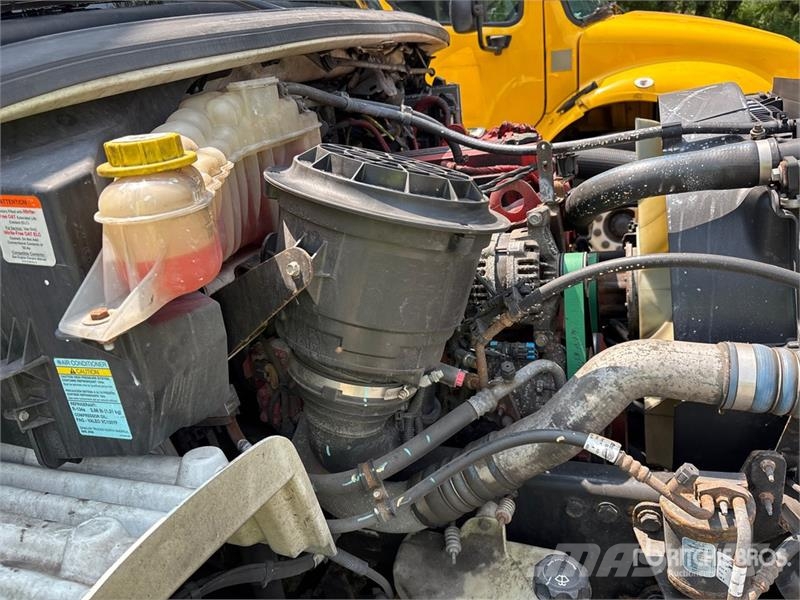 Freightliner M2 106 Isotermos y frigoríficos