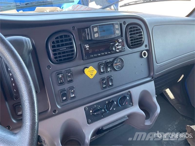 Freightliner M2 106 Каросерии