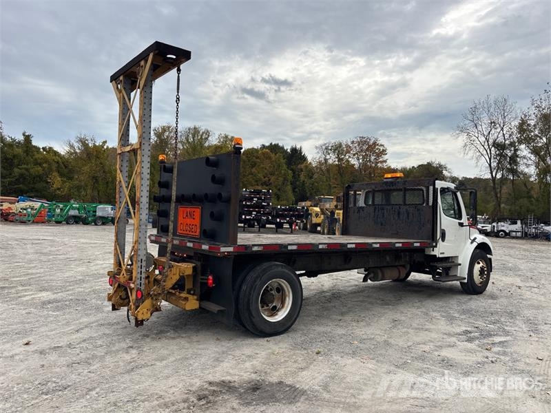 Freightliner M2 106 Komunalna vozila