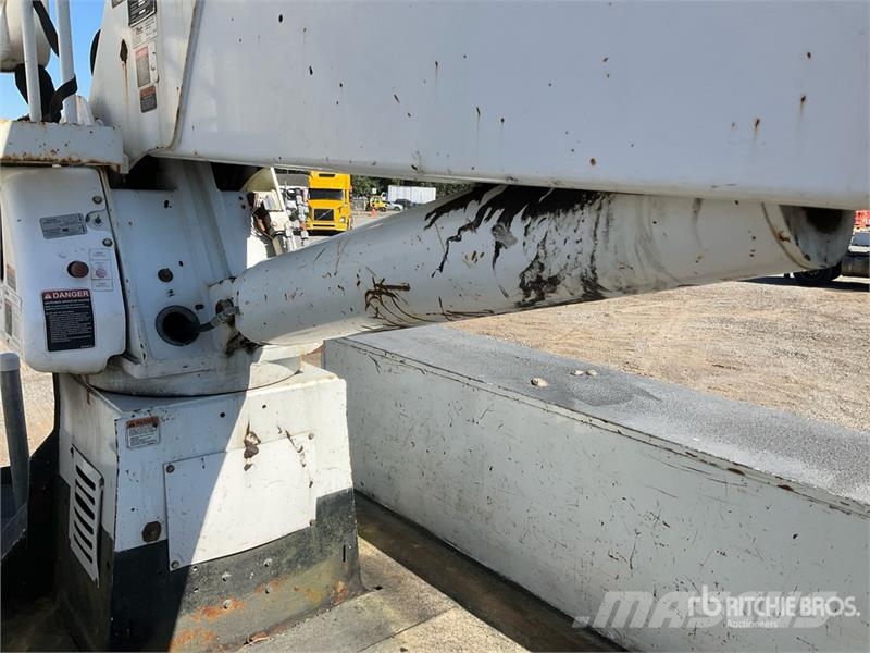 Freightliner M2 106 Truck mounted platforms