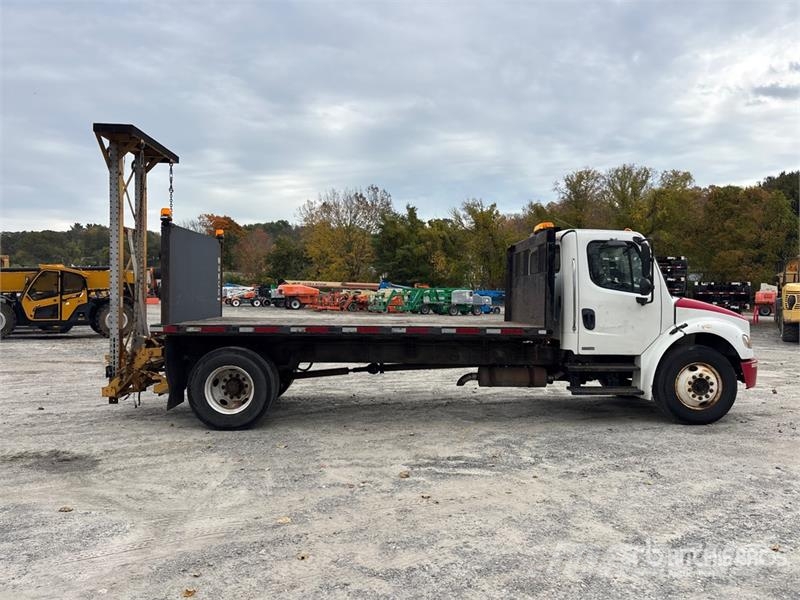 Freightliner M2 106 Komunalna vozila