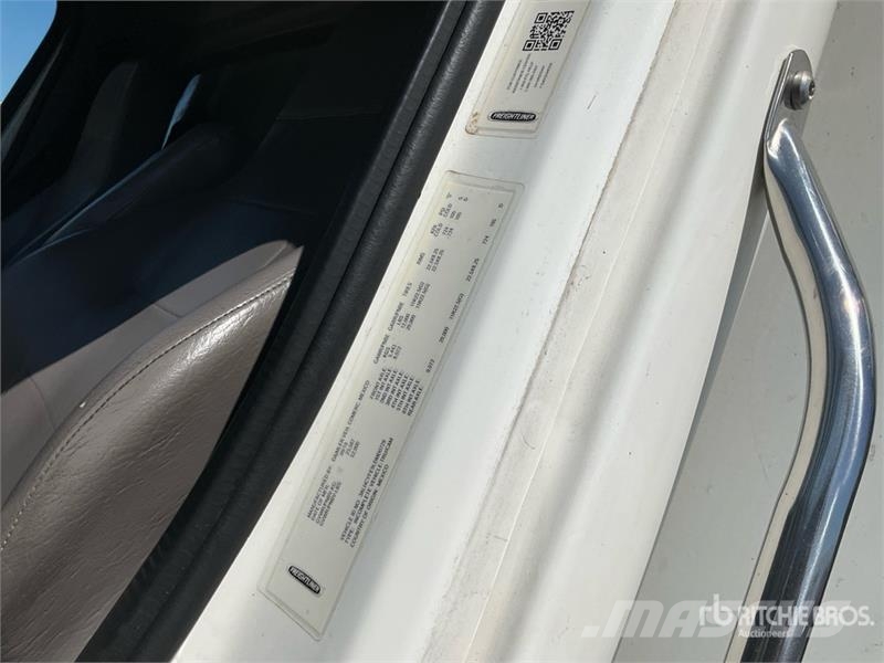 Freightliner M2 106 Грузовики-Рефрижераторы