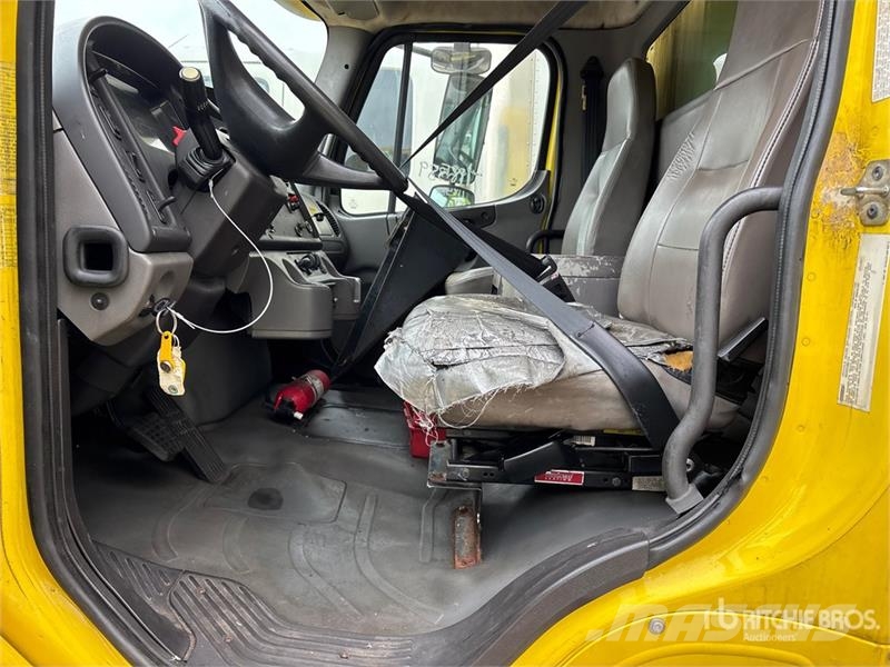 Freightliner M2 106 Tovornjaki hladilniki