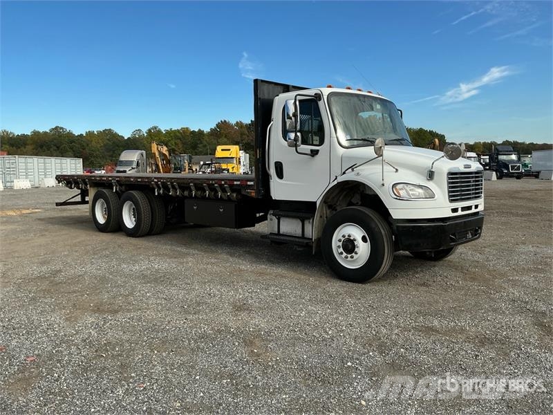 Freightliner M2 106 Вантажівки-платформи/бокове розвантаження