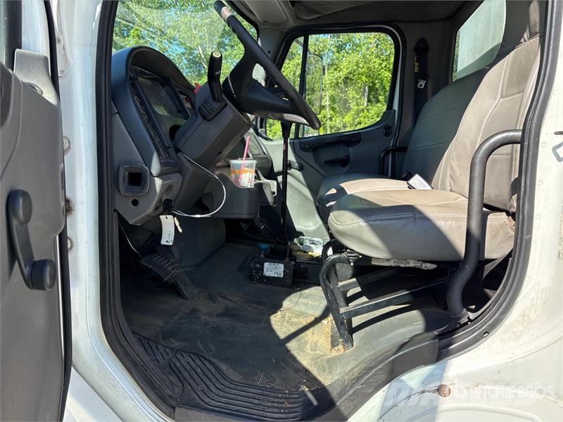Freightliner M2 106 Camion pour copeaux de bois