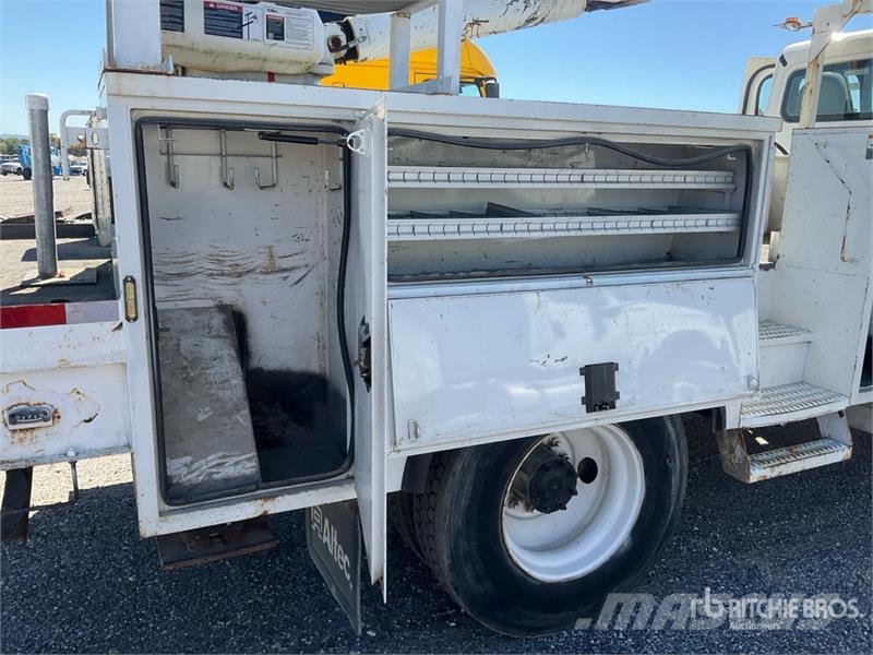 Freightliner M2 106 Truck mounted platforms