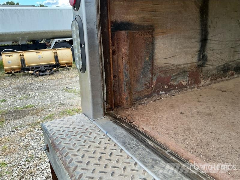 Freightliner M2 106 Furgons