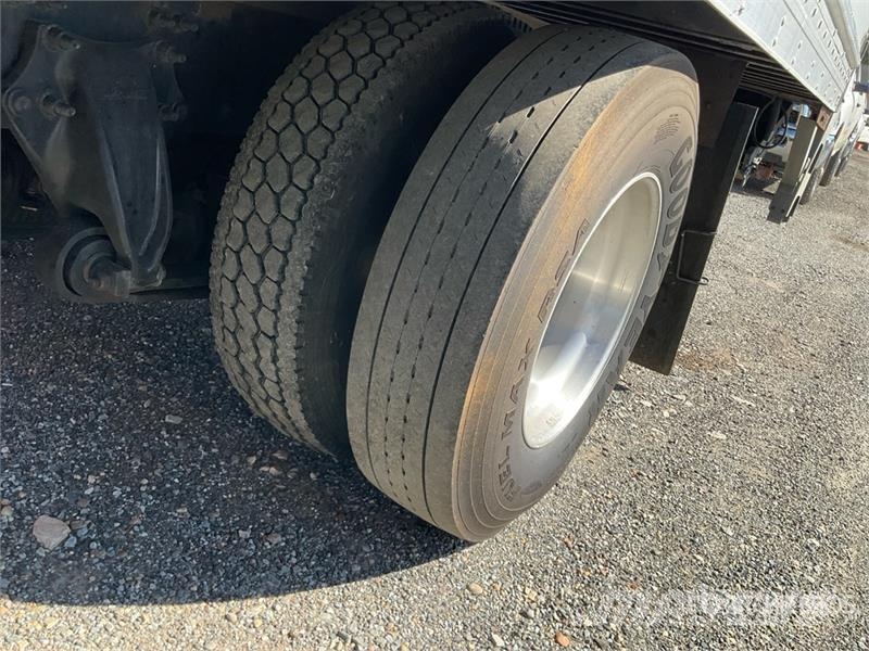 Freightliner M2 106 Furgoonautod