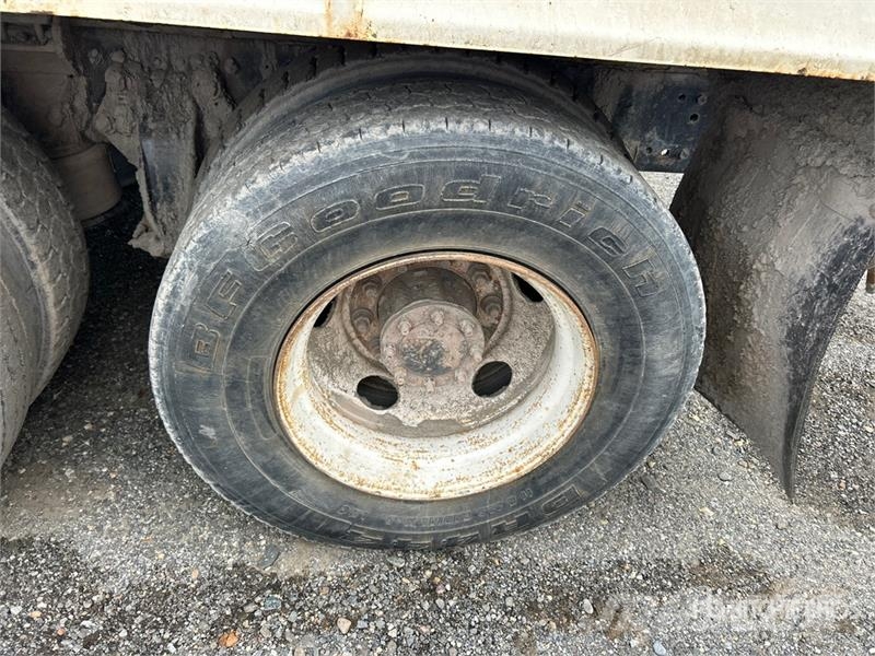 Freightliner M2 106 4000 gal 6x4 Water Truck 급수차